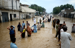 Pakistan nhận được cam kết hỗ trợ hơn 8 tỷ USD tái thiết sau lũ lụt