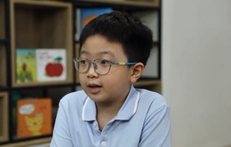 Cậu bé 10 tuổi dịch hàng chục đầu sách bán chạy