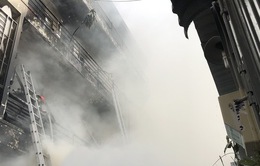 Cháy cơ sở đan mây tre ở TP Hồ Chí Minh, 2 người được cứu thoát