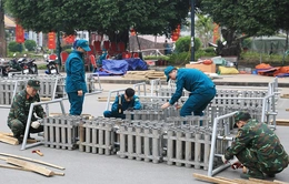Cận cảnh lắp đặt trận địa pháo hoa ở Hà Nội