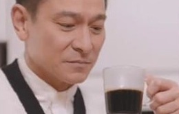 Lưu Đức Hoa uống 20 cốc cà phê mỗi ngày khi làm việc