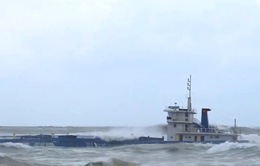 Khó tiếp cận tàu Hoàng Gia 46 gặp nạn do thời tiết xấu