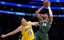 Milwaukee Bucks ngược dòng đánh bại Los Angeles Lakers