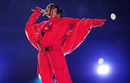 Rihanna thừa nhận học hỏi Beyoncé cho màn trình diễn Super Bowl