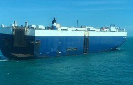 Nỗ lực cứu hộ tàu nước ngoài trọng tải lớn đang cháy gần vùng biển Vũng Tàu