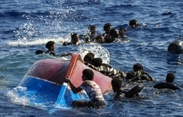 Italy nỗ lực giải cứu 1.300 người di cư trên biển Địa Trung Hải