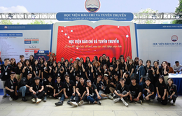 Sinh viên Học viện Báo chí và Tuyên truyền tích cực tham gia tác nghiệp tại Hội Báo toàn quốc năm 2023