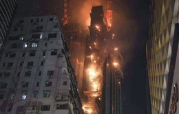 Cháy lớn tại tòa nhà 42 tầng đang xây dựng ở Hong Kong (Trung Quốc)