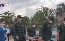 Trực thăng EC 225  đưa ngư dân từ đảo Song Tử Tây vào bờ chữa trị