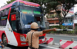 CSGT TP Hồ Chí Minh tiếp tục phát hiện, xử phạt "xe dù, bến cóc"