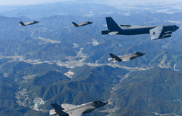 Máy bay ném bom chiến lược B-52 của Mỹ tới Hàn Quốc
