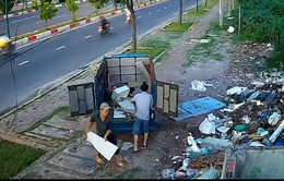 Vũng Tàu: Phạt nguội chủ xe đổ trộm rác  bị camera an ninh ghi lại
