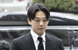 Yoo Ah In củng cố đội ngũ pháp lý, yêu cầu hoãn ngày xét xử