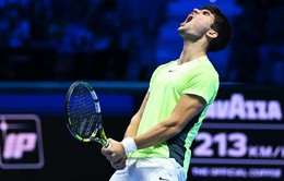 Vượt qua Medvedev, Alcaraz gặp Djokovic ở bán kết ATP Finals 2023