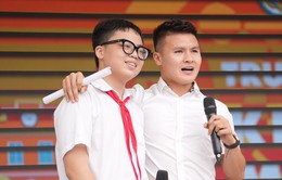Cầu thủ Quang Hải lan tỏa thông điệp "Hãy nói không với ma túy" tới các em học sinh