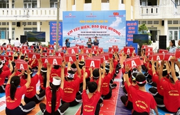 Trà Vinh: Cảnh sát biển đồng hành cùng ngư dân, học sinh huyện Duyên Hải