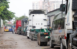 Ùn tắc tại các trạm đăng kiểm TP Hồ Chí Minh vẫn tiếp diễn
