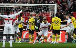 Borussia Dortmund chia điểm với Stuttgart theo kịch bản điên rồ