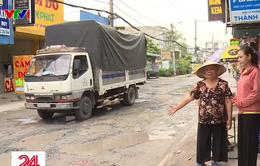 Nhiều ổ voi, ổ gà ở TP Hồ Chí Minh “bẫy” người đi đường