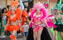 Thành phố Đồng Hới rực rỡ sắc màu lễ hội