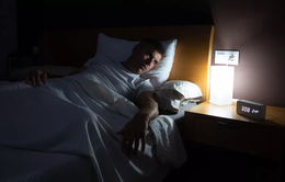 Ngủ không đều làm tăng nguy cơ mắc ung thư và bệnh tim
