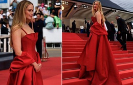 Jennifer Lawrence đi tông trên thảm đỏ Cannes 2023