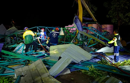 Sập mái trường học trong dông bão ở Thái Lan, 7 người thiệt mạng