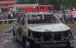 Ô tô bốc cháy sau tiếng nổ lớn, lái xe tử vong