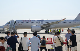 Máy bay C919 do Trung Quốc sản xuất hoàn thành chuyến bay thương mại đầu tiên