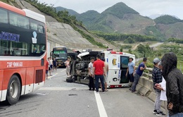 Thông tin mới nhất vụ xe khách gây tai nạn nghiêm trọng trên cao tốc La Sơn - Hòa Liên
