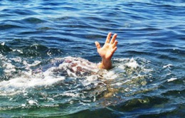 Gặp sóng dữ khi tắm biển, người đàn ông trung niên đuối nước tử vong