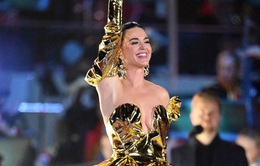 Katy Perry "bùng cháy" trong concert mừng lễ đăng quang của Vua Charles