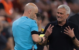 HLV Mourinho nhận án phạt nặng từ UEFA