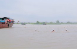 Một học sinh đuối nước khi tham gia Hội bơi vượt sông