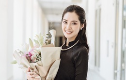 Hoa hậu Nông Thúy Hằng nhận bằng tốt nghiệp loại Giỏi