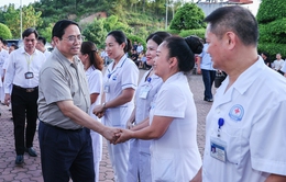 Thủ tướng Phạm Minh Chính dâng hương tại Nhà tưởng niệm Chủ tịch Hồ Chí Minh và thăm BVĐK tỉnh Bắc Kạn