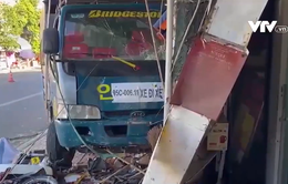 Quảng Ngãi: Xe tải tông vào nhà dân, 3 người thương vong