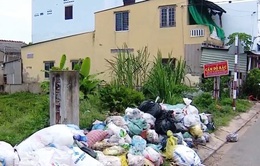 Bãi rác ở Bến Tre bị chặn, rác ùn ứ khắp nơi
