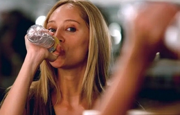 7 dấu hiệu cho thấy bạn đang uống nhiều nước hơn cần thiết