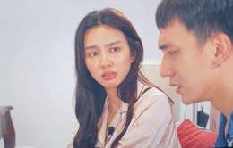 Hoa hậu Thùy Tiên học diễn xuất từ NSND Lê Khanh, H'Hen Niê đăng ảnh bên trai lạ