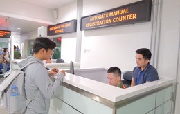 Sân bay Tân Sơn Nhất thử nghiệm 10 máy quét hộ chiếu tự động