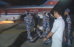 Dùng trực thăng quân đội đưa bệnh nhân từ đảo xa vào đất liền chữa trị