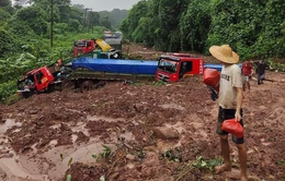 Toàn bộ người Việt mắc kẹt trên Đường 8 ở Lào được cứu hộ an toàn