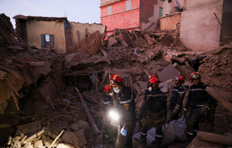 Lực lượng cứu hộ khẩn cấp tìm người sống sót 48 giờ sau trận động đất ở Morocco