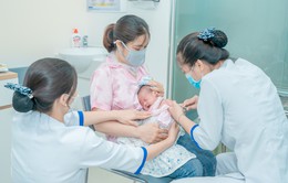 Bảo vệ sức khỏe ngay khi chào đời bằng vaccine