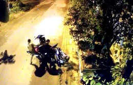 Bạc Liêu: Nhóm đối tượng chạy xe chém nhiều người đi đường trong đêm