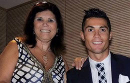 Ronaldo tặng xe hơi đắt tiền cho mẹ nhân dịp sinh nhật