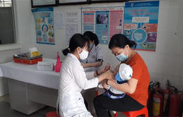 Thành phố Hồ Chí Minh triển khai tiêm vaccine 5 trong 1