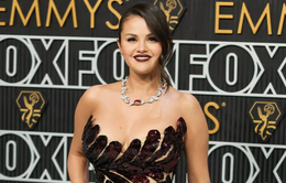 Bị chê mặc xấu tại Quả cầu vàng, Selena Gomez khoe nhan sắc trên thảm đỏ Emmy 2024