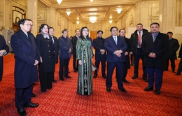 Thủ tướng Phạm Minh Chính tham quan Tòa nhà Quốc hội Romania